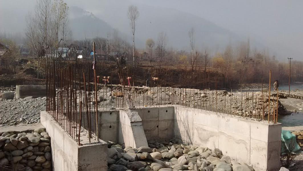 Tangchatri inhabitants demand work on incomplete bridge